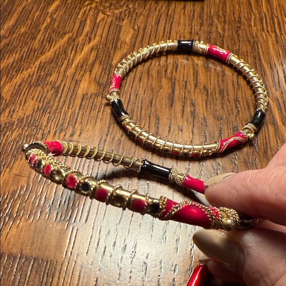 Chic Gold and Red Bracelet Set - Picture 4 of 6
